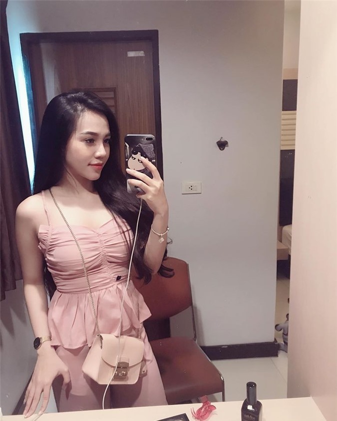 Gia Hân là hot girl khá nổi tiếng trên mạng với hơn 20.000 người theo dõi.