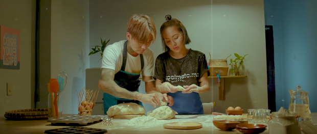 Đạt G và Du Uyên trong MV “Bánh mỳ không“. Ảnh cắt từ clip