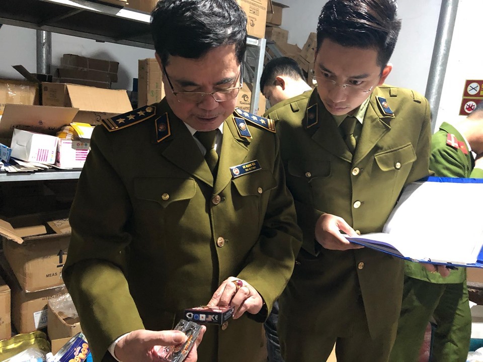 Cơ quan chức năng tiến hành lập biên bản.