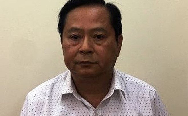 Ông Nguyễn Hữu Tín - Cựu Phó Chủ tịch UBND TPHCM chuẩn bị hầu toà. Ảnh: Cổng TTĐT BCA