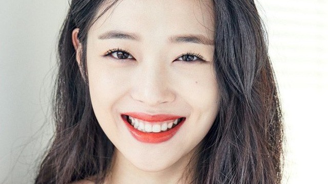 Chân dung cố nghệ sĩ Sulli của SM Ent - Ảnh : A.P