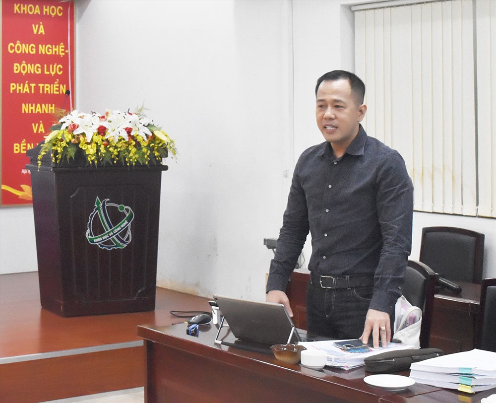 PGS.TS. Huỳnh Văn Sơn tại buổi nghiệm thu đề tài khoa học “Thực trạng, nguyên nhân và biện pháp rèn luyện kỹ năng mềm cho sinh viên các trường đại học tại TP.HCM”, được đánh giá xuất sắc. Ảnh: QUỲNH NHƯ