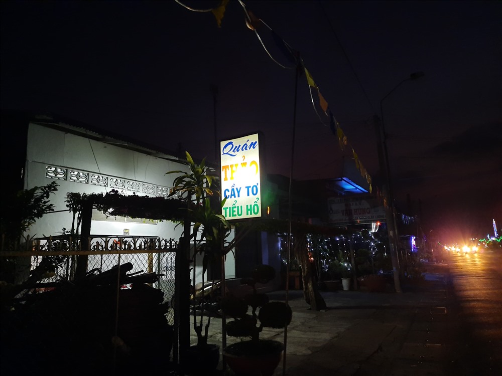 Một quán thịt chó khá vắng vẻ vào đêm Giáng sinh (24.12). Ảnh: P.A