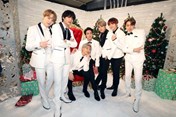 Muôn vẻ Giáng sinh của sao Hàn: BTS lung linh trong bộ ảnh mới