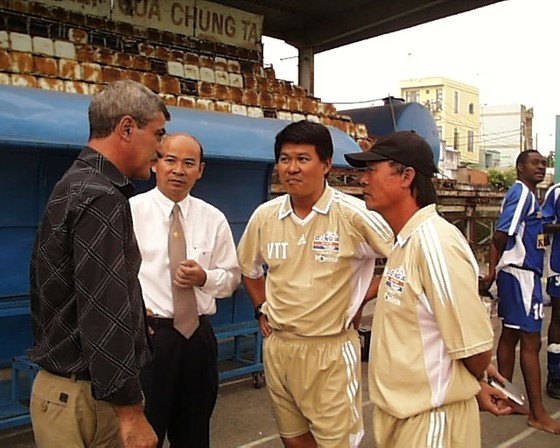Ông Vũ Tiến Thành từng làm giám đốc điều hành CLB Ngân hàng Đông Đông Á cũng như làm trợ lý cho các đời HLV ngoại tại tuyển Việt Nam. Ảnh: Quốc Cường/SGGP.
