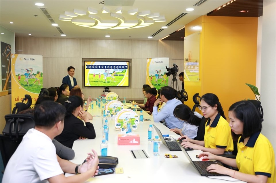 Sun Life tổ chức quay số tìm khách hàng trúng thưởng Sun Life tổ chức quay số tìm khách hàng trúng thưởng