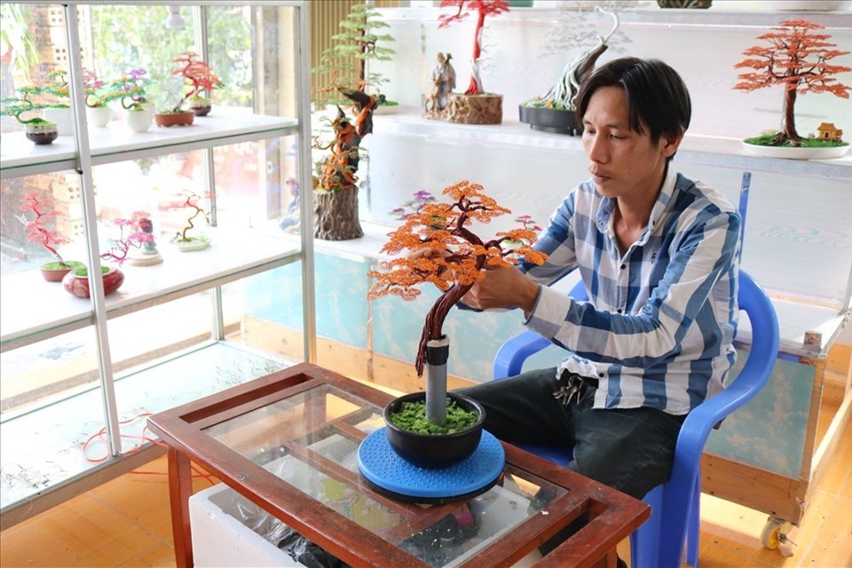 Nghề “trồng” bonsai bằng dây đồng của nghệ nhân xứ hoa kiểng Nghề “trồng” bonsai bằng dây đồng của nghệ nhân xứ hoa kiểng