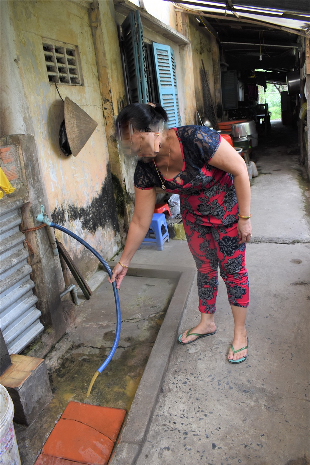 Nguồn nước màu vàng đục ghi nhận vào trưa ngày 28.12.2019. Ảnh: Thành Nhân.