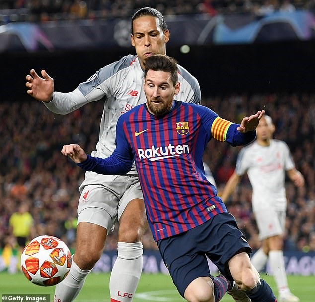 Van Dijk đã để thua Messi. Ảnh: Getty