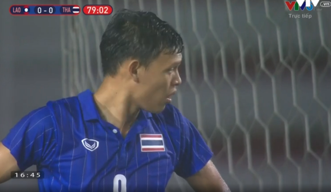 Supachai được tung vào sân trong hiệp 2.