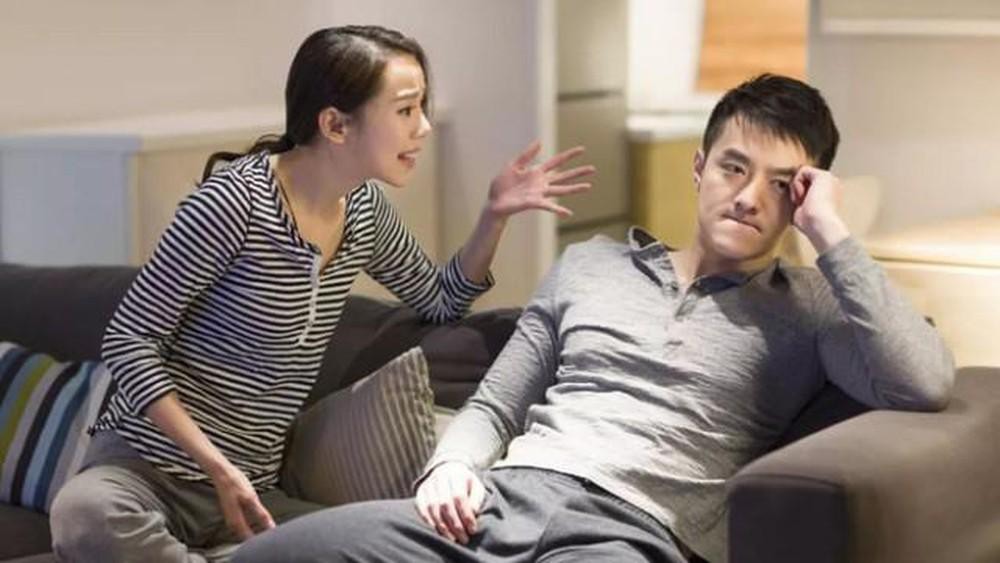 Việc chạm mặt nhau sẽ khiến cặp vợ chồng trẻ cuộc cãi vã. Ảnh: T. L.
