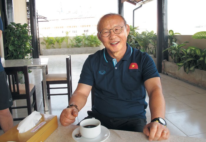 Huấn luyện viên Park Hang-seo luôn thận trong với sự nổi tiếng quá nhanh của mình tại Việt Nam. Ảnh: Chosun.