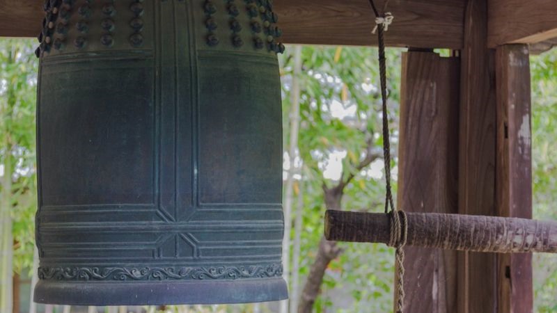Gõ 108 tiếng chuông vào dịp năm mới sẽ là mang lại may mắn ở Nhật Bản. Ảnh: Getty