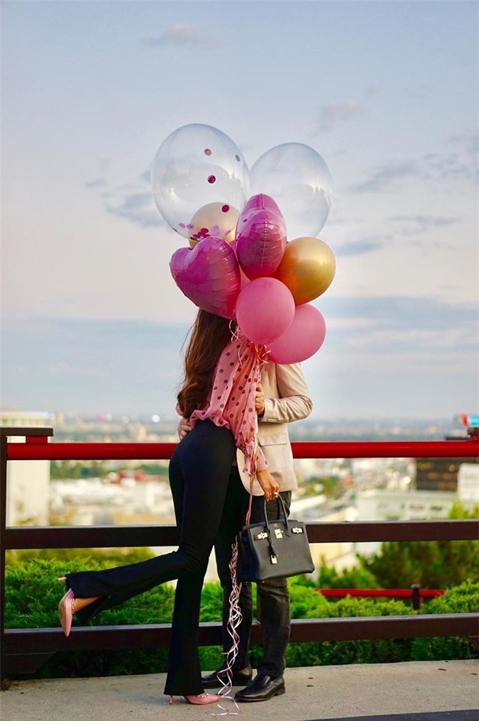 Hình ảnh giấu mặt chồng được người đẹp đăng tải. Ảnh: IG.