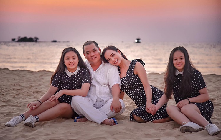 Gia đình Thúy Hạnh. Ảnh: FB