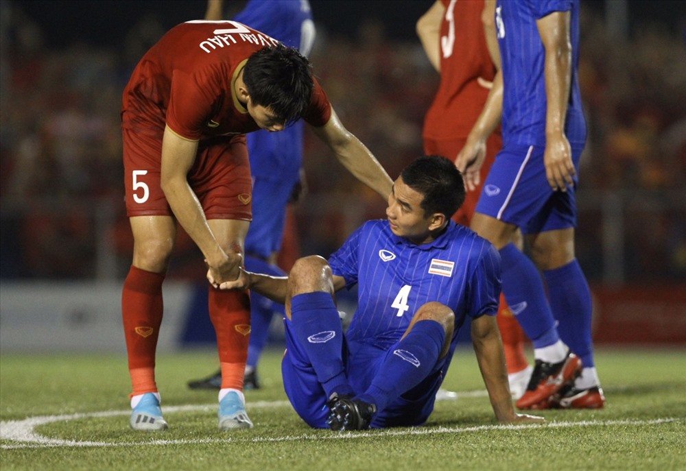 Cầu thủ U22 Thái Lan dường như không thể gượng dậy sau kết quả hòa 2-2 với U22 Việt Nam để chính thức chia tay SEA Games 30. Ảnh: Siam Sport