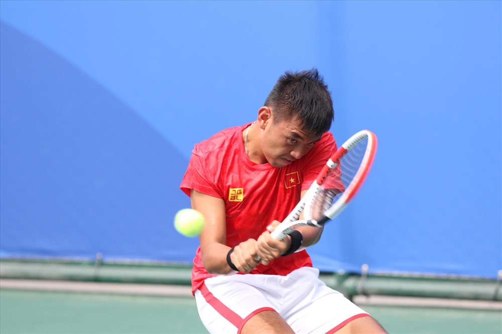 Lý Hoàng Nam giành Huy chương Vàng đầu tiên cho Quần vợt Việt Nam ớt SEA Games. Ảnh: DP
