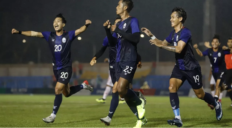 U22 Campuchia không còn mang phận đội bóng lót đường. Ảnh: nst.com