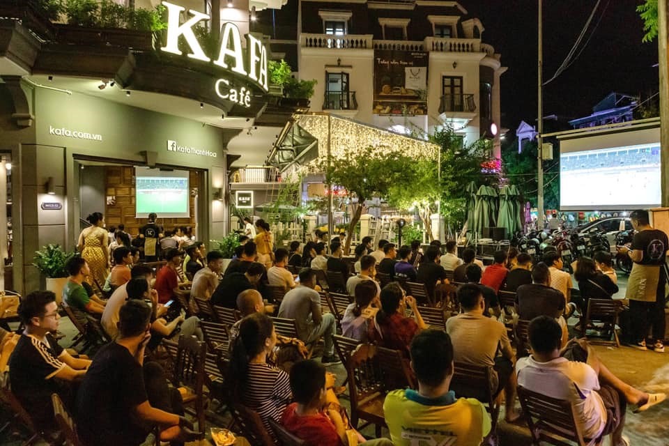 Chạm trán U22 Campuchia, HLV Park Hang Seo không giấu giếm ý định “đánh phủ đầu” đối thủ khi sử dụng bộ đôi tiền đạo Tiến Linh - Đức Chinh ngay từ đầu. Điều này đã giúp U22 Việt Nam có được bàn thắng sớm ngay từ phút thứ 20.