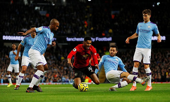 Tình huống mở điểm của Rashford. Ảnh: Getty & Reuters.
