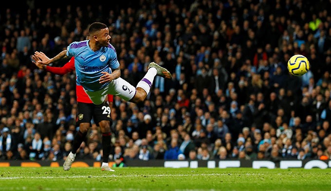 Man City rất xui xẻo với VAR và trong nhiều tình huống ngon ăn. Ảnh: PA.