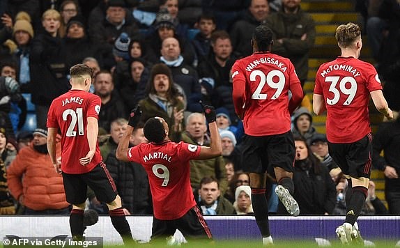 Martial nhân đôi cách biệt. Ảnh: Getty.