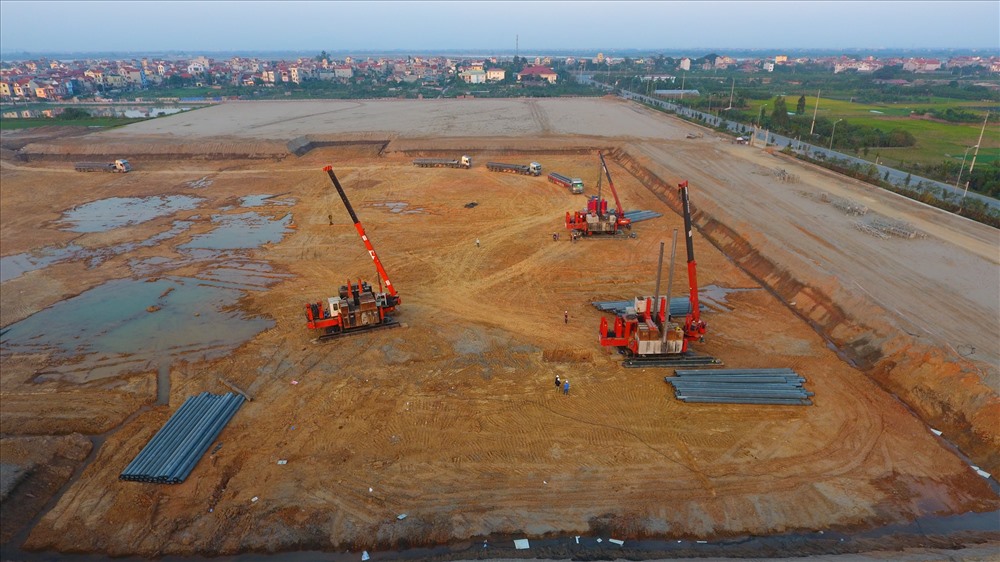 Dự án nhà máy nước mặt sông Hồng sau khi đi vào hoạt động sẽ cung cấp nước cho 8 xã (Trung Châu, Thọ An, Thọ Xuân, Hạ Mỗ, Hồng Hà, Liên Hồng, Liên Hà, Liên Trung) và vùng phụ cận huyện Đan Phượng.