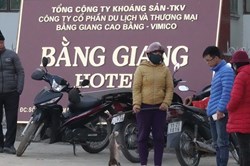 Cao Bằng - Treo bán thú rừng sống ngay gần UBND tỉnh!