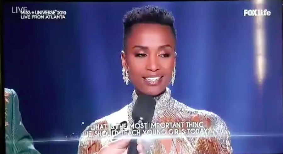 3 người đẹp Miss Universe 2019 trong phần thi ứng xử. Ảnh: CMH.