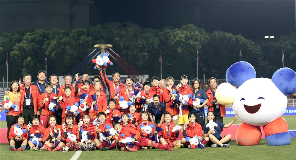 Tuyển nữ Việt Nam vô địch SEA Games 30 đầy cảm xúc. Ảnh: D.P