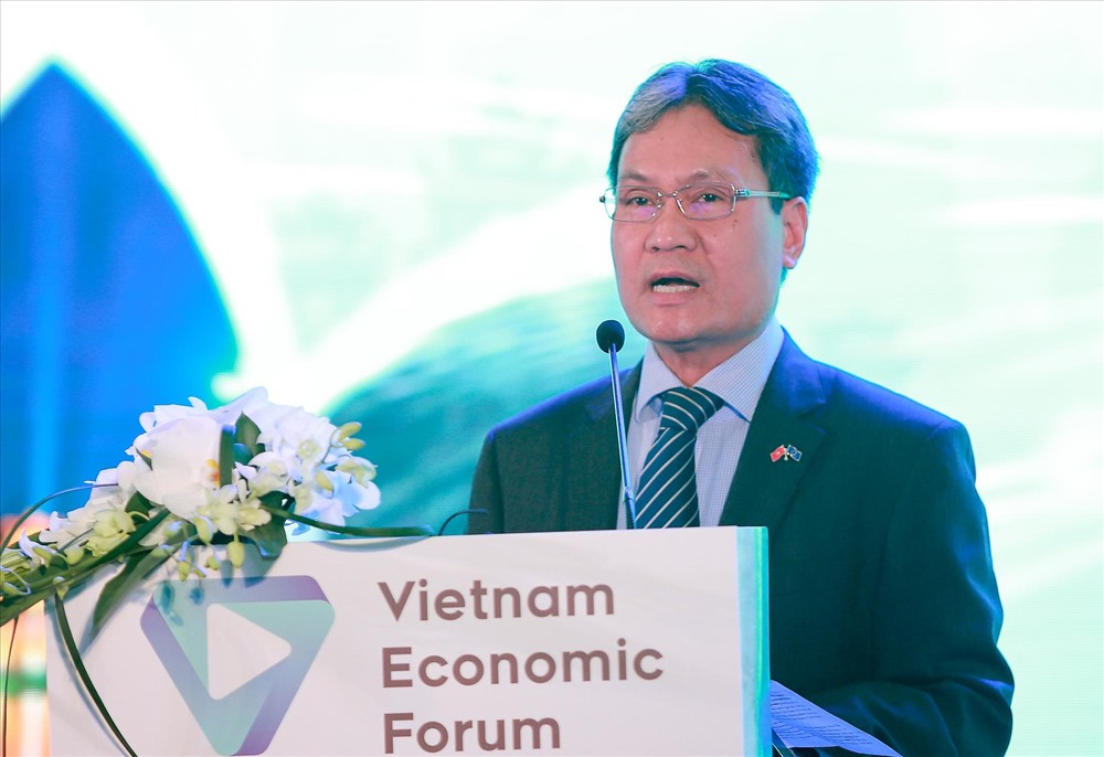 Ông Nguyễn Cao Lục - Phó Chủ nhiệm Văn Phòng Chính phủ chia sẻ tại diễn đàn
