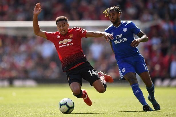 Leandro Bacuna góp mặt trong trận Cardiff City thắng MU 2-0 tuần qua. Ảnh Getty