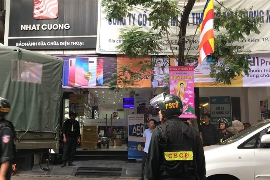 Ngày 9.5, Cục Cảnh sát điều tra tội phạm về tham nhũng kinh tế buôn lậu (C03), Bộ Công an đã khám xét toàn bộ hệ thống cửa hàng điện thoại Nhật Cường Mobile.