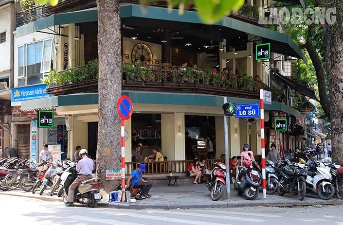 Quán cà phê, nước giải khát trong nhà là địa điểm lý tưởng trong những ngày hè.