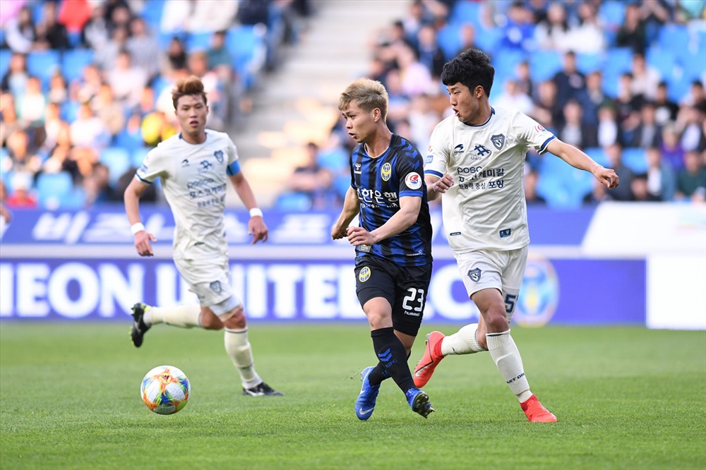 Công Phượng vào sân ở phút 73, anh chưa kịp chạm bóng thì Incheon United đã nhận bàn thua thứ 2. Ảnh: Incheon FC