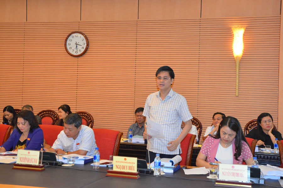 Đại biểu Quốc hội - Phó Chủ tịch Tổng LĐLĐVN Ngọ Duy Hiểu phát biểu tại phiên họp của Ủy ban Các vấn đề Xã hội của Quốc hội. Ảnh: HN