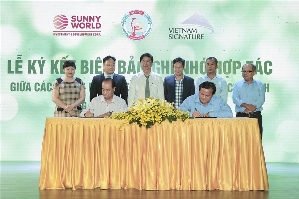 Lễ kí kết biên bản ghi nhớ hợp tác giữa các doanh nghiệp Bến Tre & TP.HCM... Lễ kí kết biên bản ghi nhớ hợp tác giữa các doanh nghiệp Bến Tre & TP.HCM...