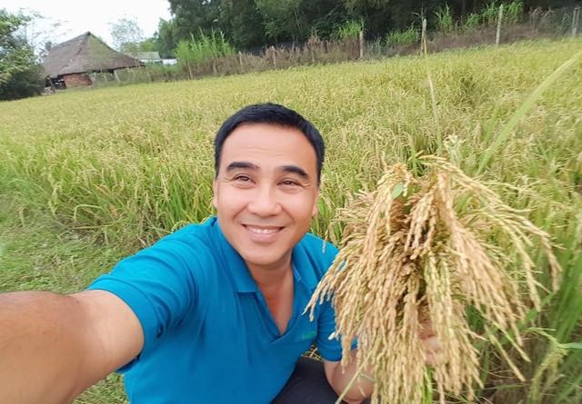 Hình ảnh Quyền Linh gắn với đồng lúa, với nông dân rất quen thuộc với khán giả.