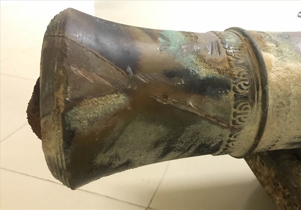Đường kính đầu nòng 15cm.
