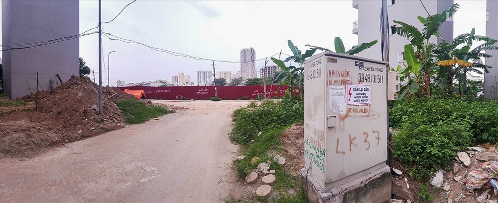Ngày 26.11.2018, Ban Quản lý Dự án Đầu Tư và Xây dựng Hà Đông trả lời bằng văn bản rằng sẽ sớm hoàn thành các hạng mục của dự án, trong đó có hạng mục cấp điện, cấp nước, dự kiến xong trước ngày 15.1.2019. Tuy nhiên đến nay, người dân tại khu đất dịch vụ Vạn Phúc, Hà Đông vẫn chưa hề được cấp điện, cấp nước.
