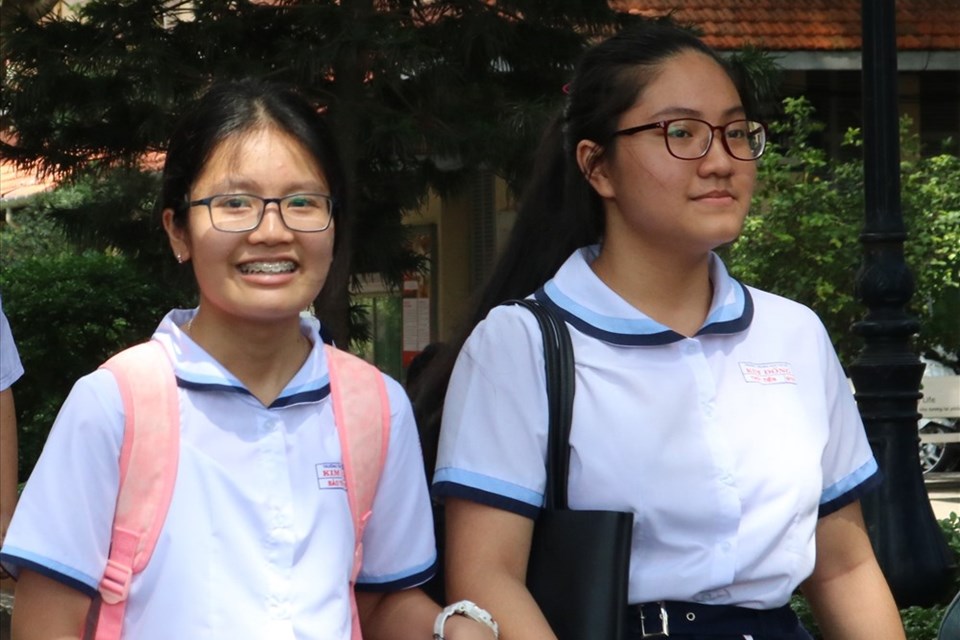 Học sinh đưa hiện tượng Khá Bảnh vào bài làm môn Văn kỳ thi lớp 10 Học sinh đưa hiện tượng Khá Bảnh vào bài làm môn Văn kỳ thi lớp 10