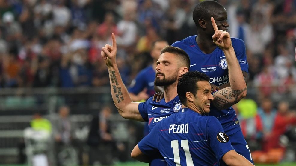 Tiền đạo Giroud không ăn mừng sau bàn mở tỷ số. Ảnh: UEFA