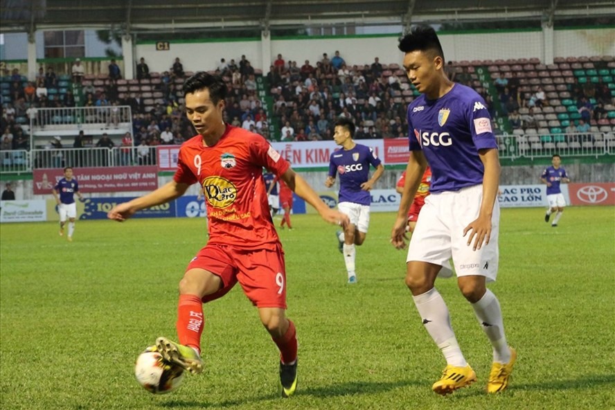 Dù vậy, sa khi HLV Park Hang-seo công bố danh sách ĐT Việt Nam dự Kings's Cup 2019, cuộc “nội chiến” ĐTQG này còn hấp dẫn? Ảnh: Đ.T