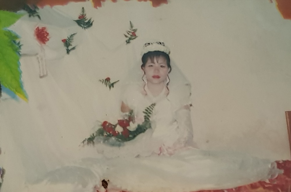 Chị Tô Thị Bích Hậu thơ ngây và xinh đẹp trong ngày cưới.