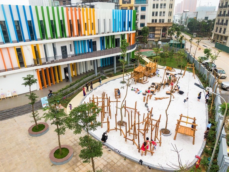 Genesis School kiến tạo môi trường sinh thái trong sạch, định hướng một phong cách sống xanh, hòa mình với thiên nhiên và phát triển dựa trên nền tảng tư duy khám phá, trải nghiệm từ tự nhiên.