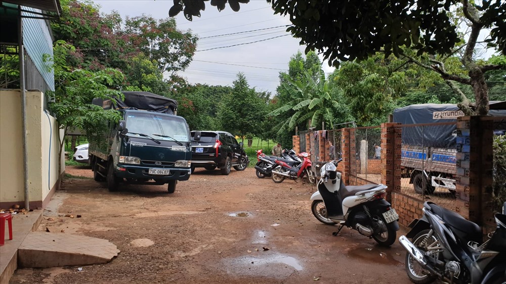 Muốn vào được 5 tụ điểm ma túy thì phải đi sâu vào một khu đất trống.