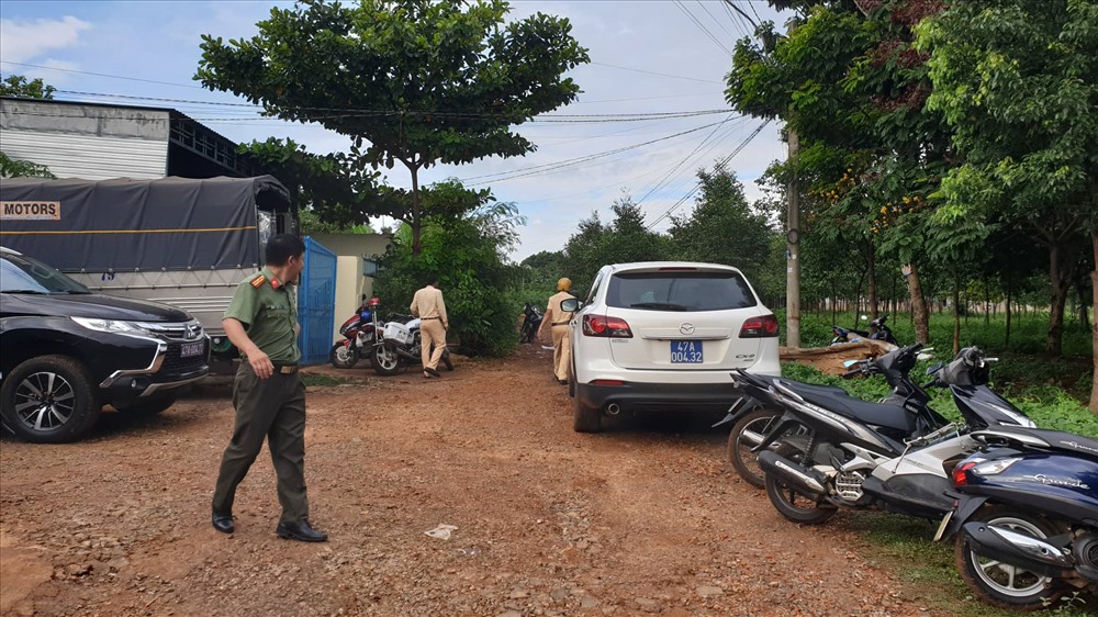 Muốn vào được 5 tụ điểm ma túy thì phải đi sâu vào một khu đất trống.