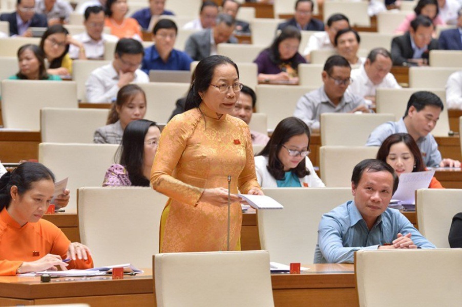Đại biểu Tăng Thị Ngọc Mai (Đoàn Trà Vinh) phát biểu về dự án Bộ luật Lao động (sửa đổi). Ảnh: QH