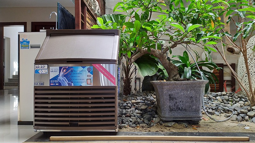Máy làm đá viên Hải Âu rất nhỏ gọn, sang trọng.