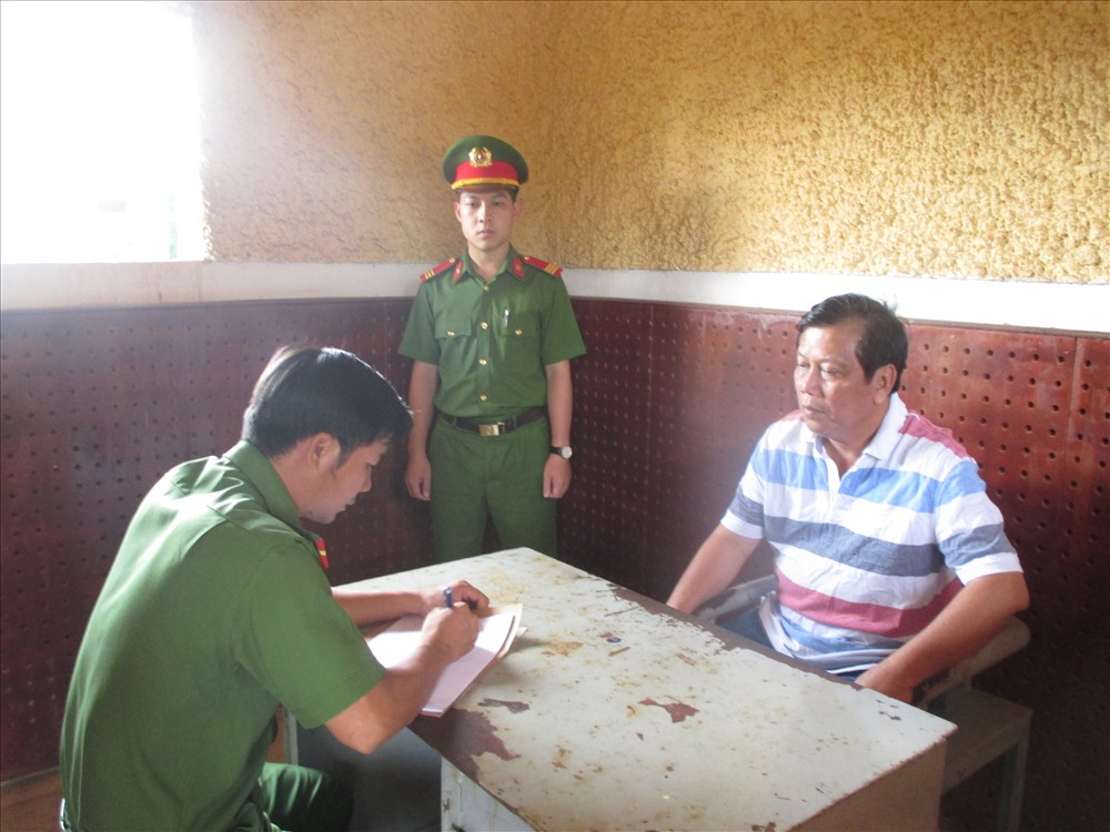 Trịnh Sướng tại cơ quan công an. Ảnh: L.X